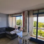 Front De *