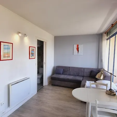 Front De Appartement Royan